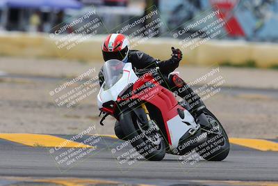 media/Jan-15-2023-SoCal Trackdays (Sun) [[c1237a034a]]/Turn 2 Set 2 (1155am)/